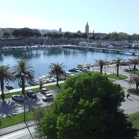 Luxury Town Center Apartments Zadar Bagian luar foto
